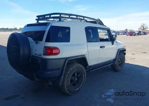 2008 Toyota Fj Cruiser z USA, uszkodzony, nr VIN JTEBU11F58K039376